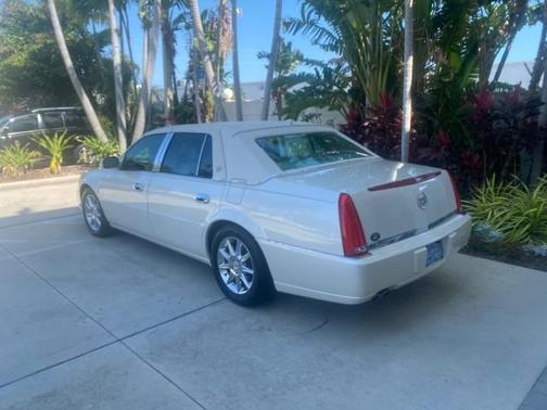 2010 Cadillac DTS W/1SC LOW MILES 55 831 FLORIDA