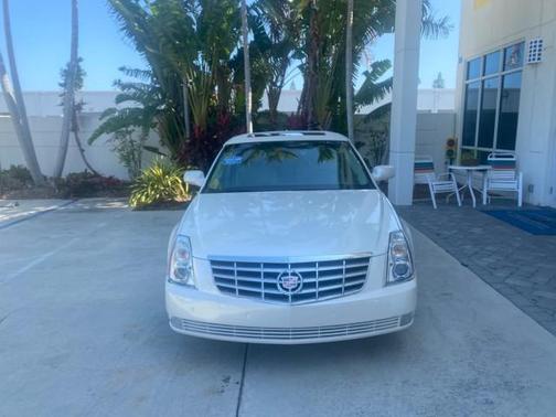 2010 Cadillac DTS W/1SC LOW MILES 55 831 FLORIDA