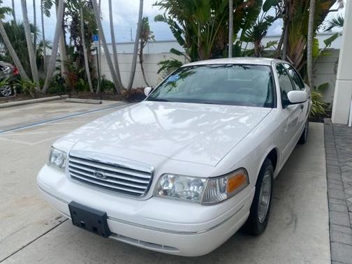 1999 Ford Crown Victoria LX