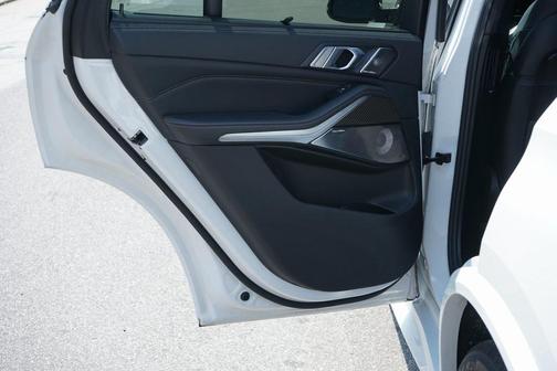 2021 BMW X5 M50i
