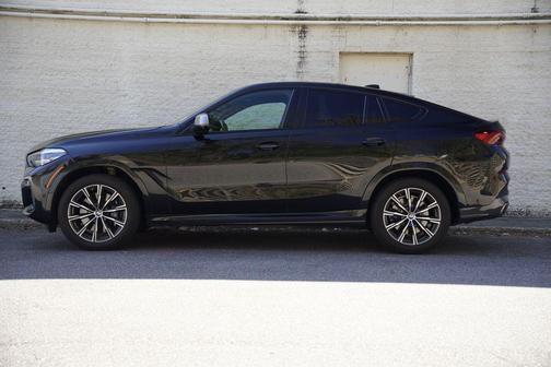 Black Sapphire Metallic 2021 BMW X6 M50i