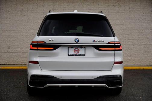 2023 BMW X7 M60i
