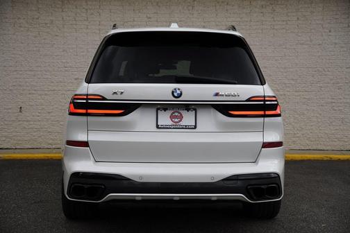 2023 BMW X7 M60i