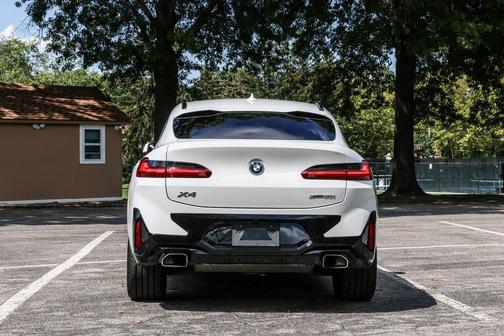 2023 BMW X4 xDrive30i