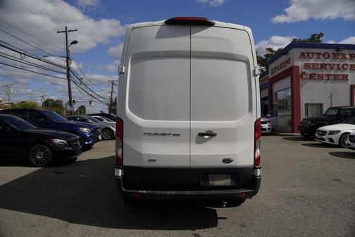 2022 Ford Transit-250 Base