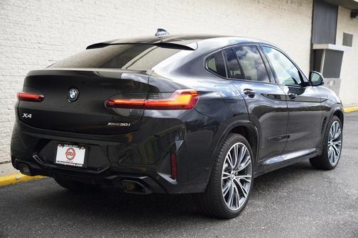 2023 BMW X4 xDrive30i