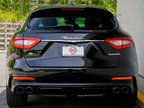 Nero 2020 Maserati Levante Base