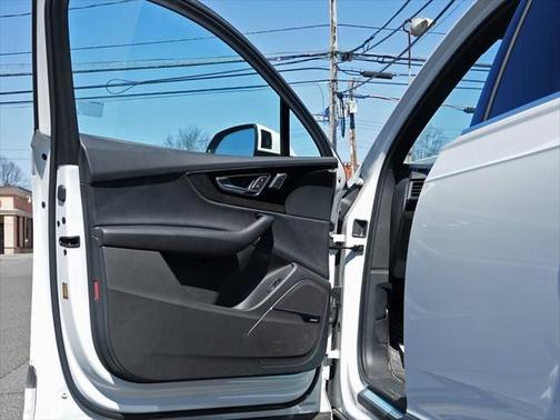 2019 Audi Q7 55 Premium Plus