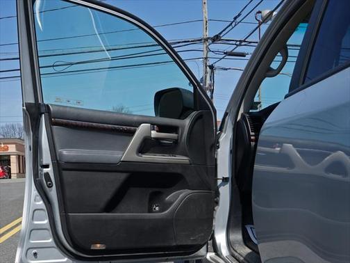2011 Toyota Land Cruiser Base