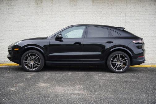 Black 2022 Porsche Cayenne Platinum Edition