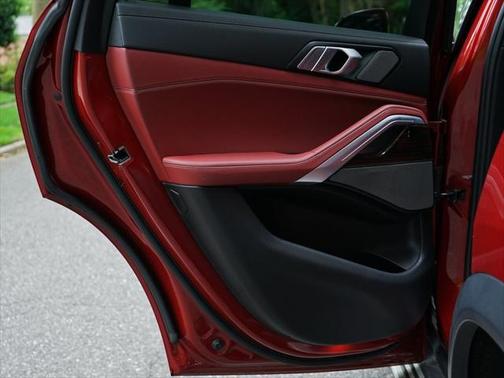 2021 BMW X6 xDrive40i