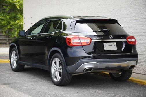 Black 2018 Mercedes-Benz GLA 250 4MATIC