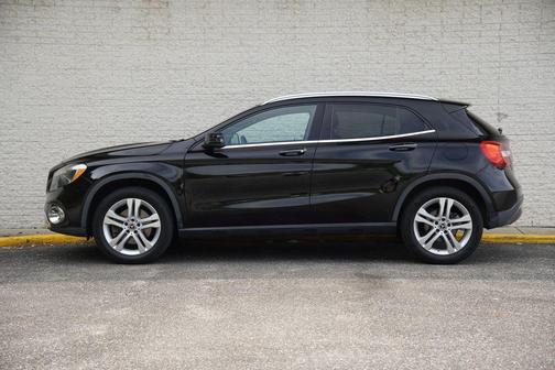 Black 2018 Mercedes-Benz GLA 250 4MATIC