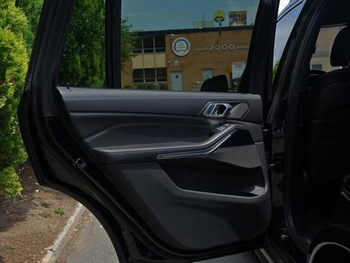 2020 BMW X7 M50i