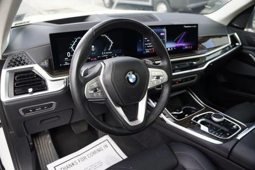 2025 BMW X7 xDrive40i
