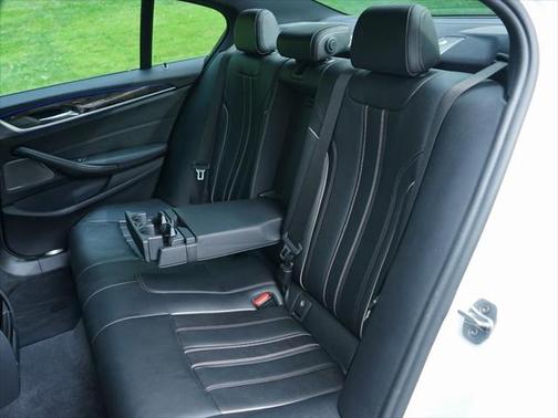 2017 BMW 530 530i
