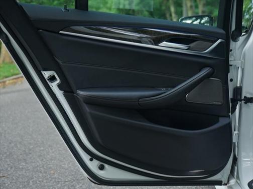 2017 BMW 530 530i