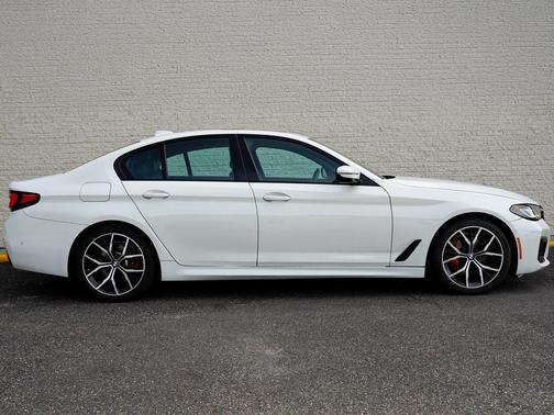 2021 BMW 530 530i