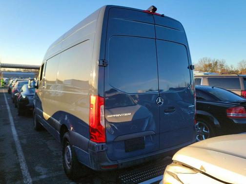 2019 Mercedes-Benz Sprinter 2500 Standard Roof