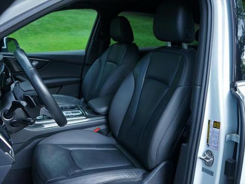 2021 Audi Q7 45 Premium Plus
