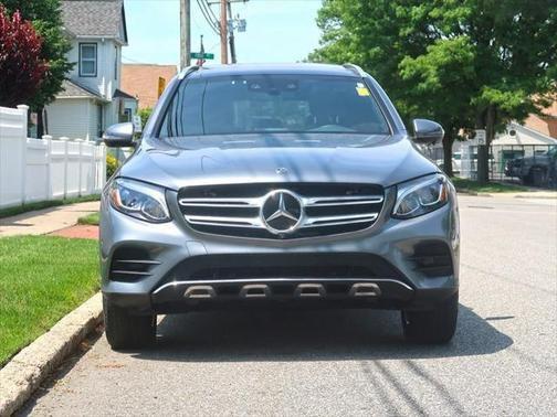 Selenite Grey Metallic 2018 Mercedes-Benz GLC 300 4MATIC
