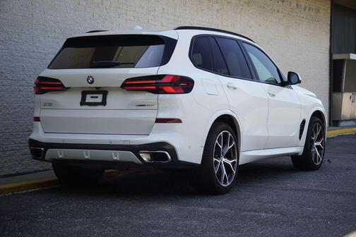 Alpine White 2024 BMW X5 sDrive40i