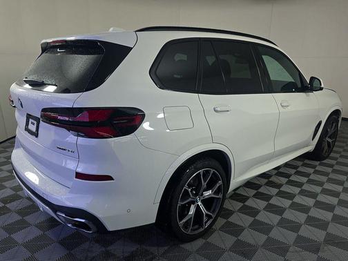 Alpine White 2024 BMW X5 sDrive40i