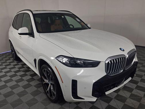 Alpine White 2024 BMW X5 sDrive40i