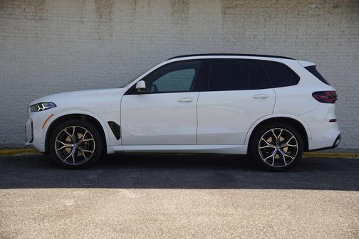 Alpine White 2024 BMW X5 sDrive40i