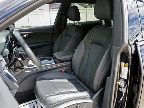2021 Audi Q8 55 Premium Plus