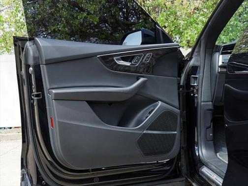 2021 Audi Q8 55 Premium Plus