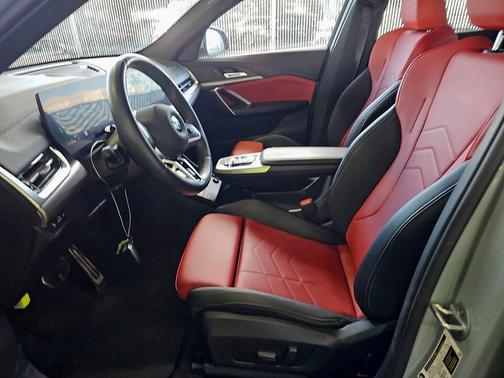 2025 BMW X2 xDrive28i