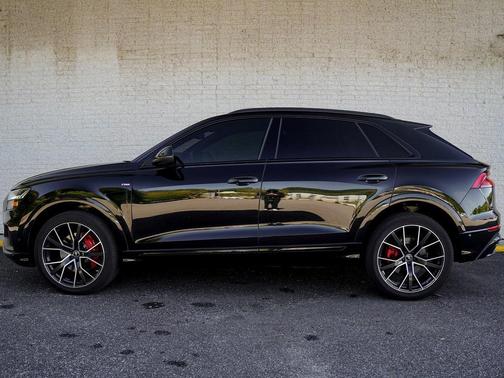 2022 Audi Q8 55 Premium Plus