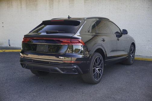 2022 Audi Q8 55 Premium Plus