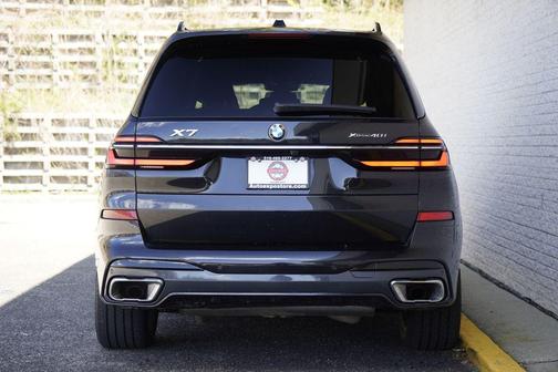 Black Sapphire Metallic 2024 BMW X7 xDrive40i