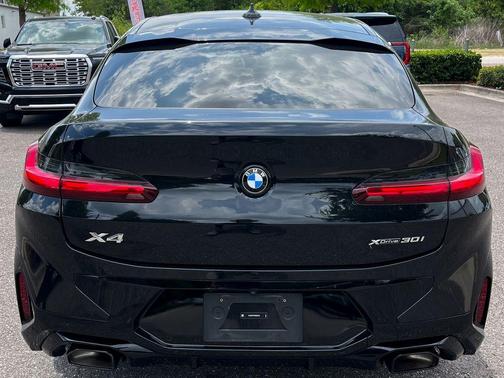 Black Sapphire Metallic 2024 BMW X4 xDrive30i