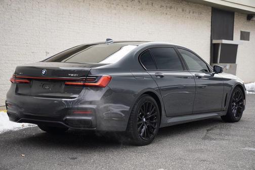 2021 BMW 750 i xDrive