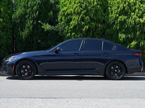 Carbon Black Metallic 2023 BMW 530 i xDrive