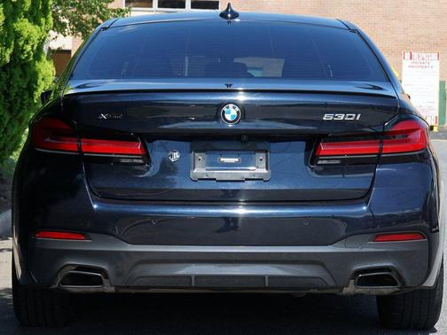 Carbon Black Metallic 2023 BMW 530 i xDrive