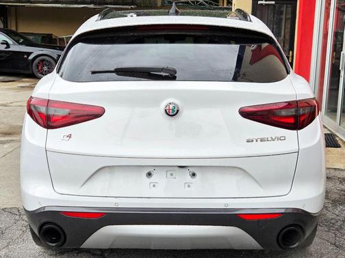 Alfa White 2022 Alfa Romeo Stelvio Ti