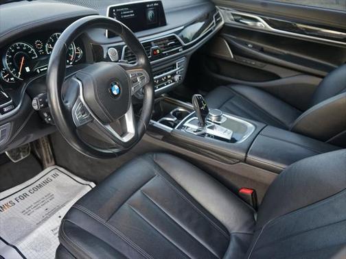 2019 BMW 740 740i