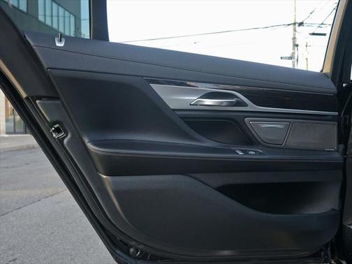 2019 BMW 740 740i
