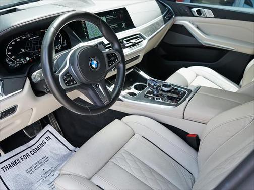 2022 BMW X7 M50i