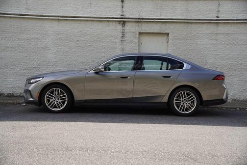 Gray Metallic 2024 BMW 530 xDrive