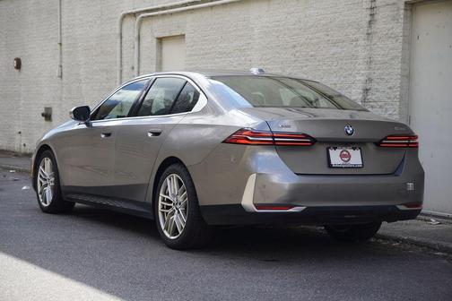 Gray Metallic 2024 BMW 530 xDrive