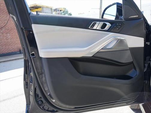 2021 BMW X6 sDrive40i