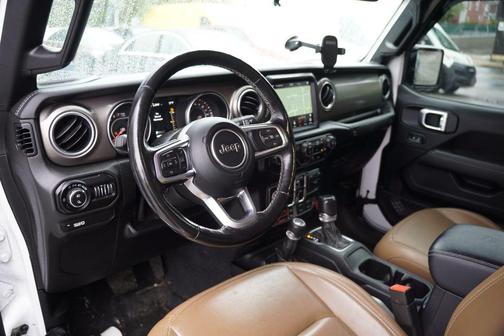 Bright White Clearcoat 2020 Jeep Gladiator Rubicon