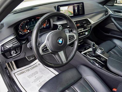 2021 BMW 530 530i