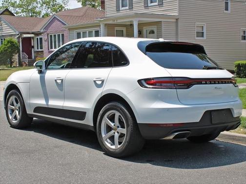 2020 Porsche Macan Base