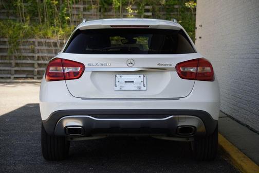 Polar White 2019 Mercedes-Benz GLA 250 4MATIC